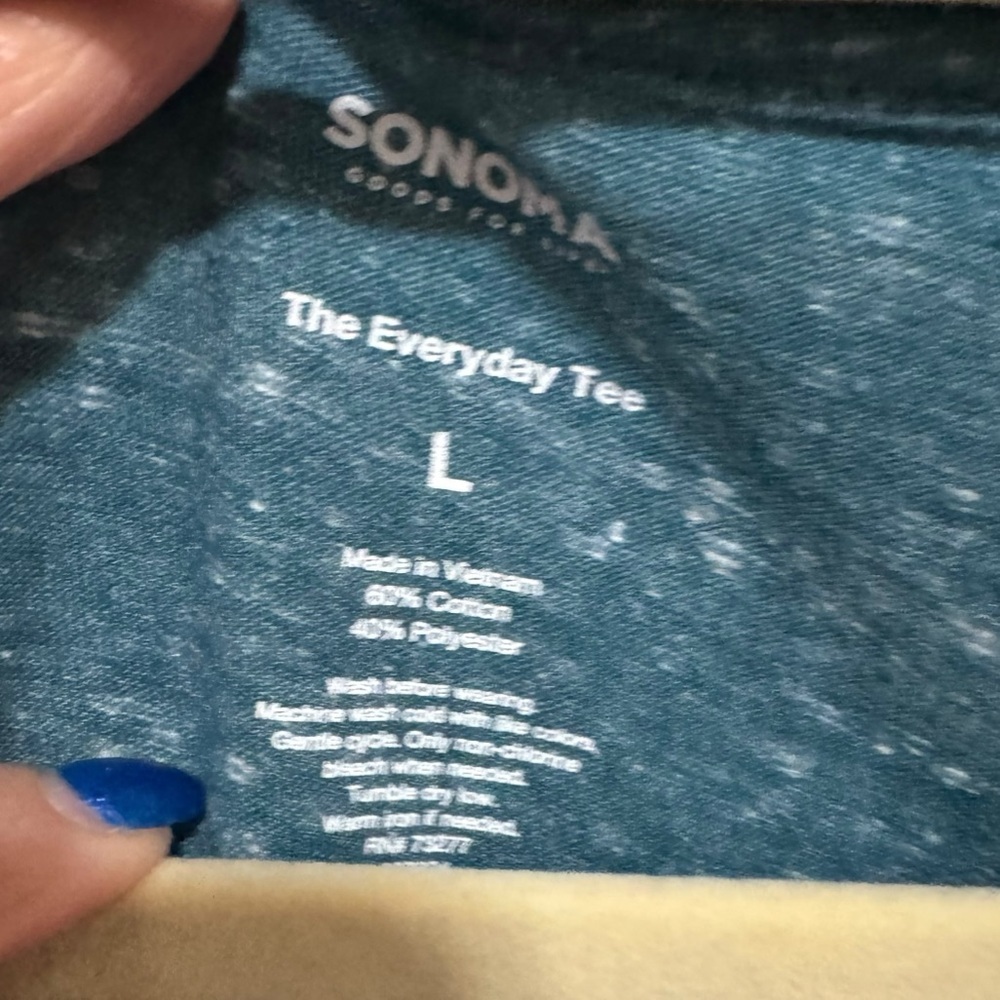 Sonoma - Everyday Tee - Vneck - Size L - Picture 2 of 3